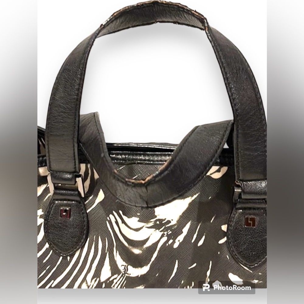 L.A.M.B. White/ Black Tote Bag, great condition, flaws shown on the handles. - Picture 4 of 11